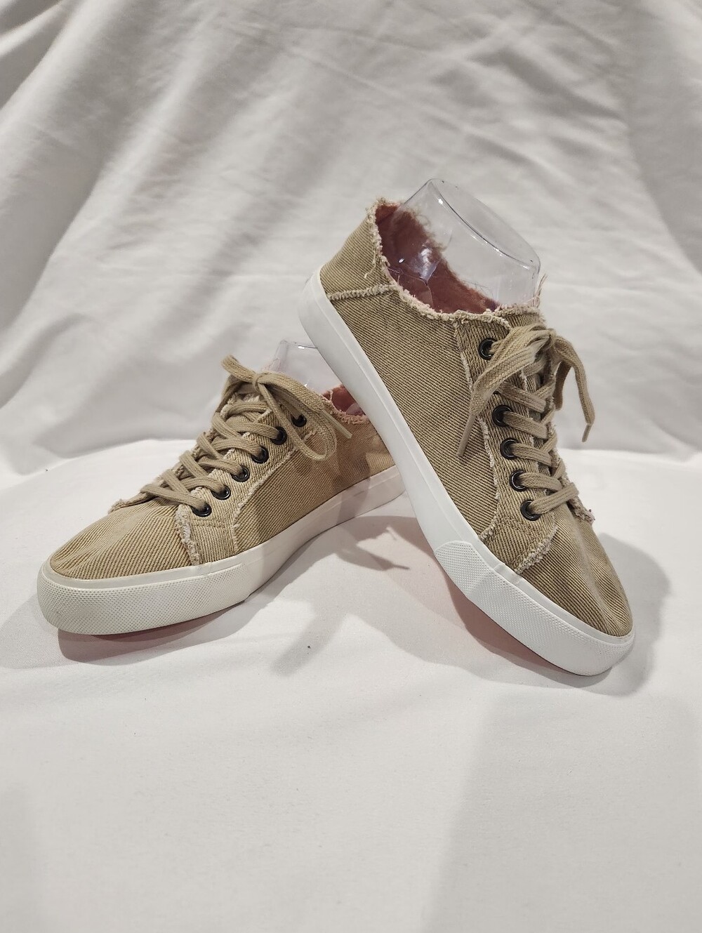 Lamo Vita Women's Frayed Canvas Sneakers - Beige Size 8 NWOT